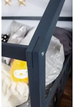 TiCAA Kinderbett Hausbett "Kay" 100x200 Kiefer Grau Gesamt: Länge 108cm, Breite 210cm, Höhe 139cm, Tiefe 108cm -babyausstattung Shop unnamed file 844